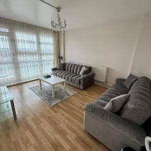 Flat, In Haggerston N1, London
